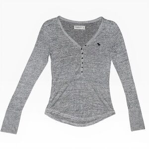 Abercrombie & Fitch Soft A&F Cozy Gray Long Sleeve Henley Top Women’s Size S